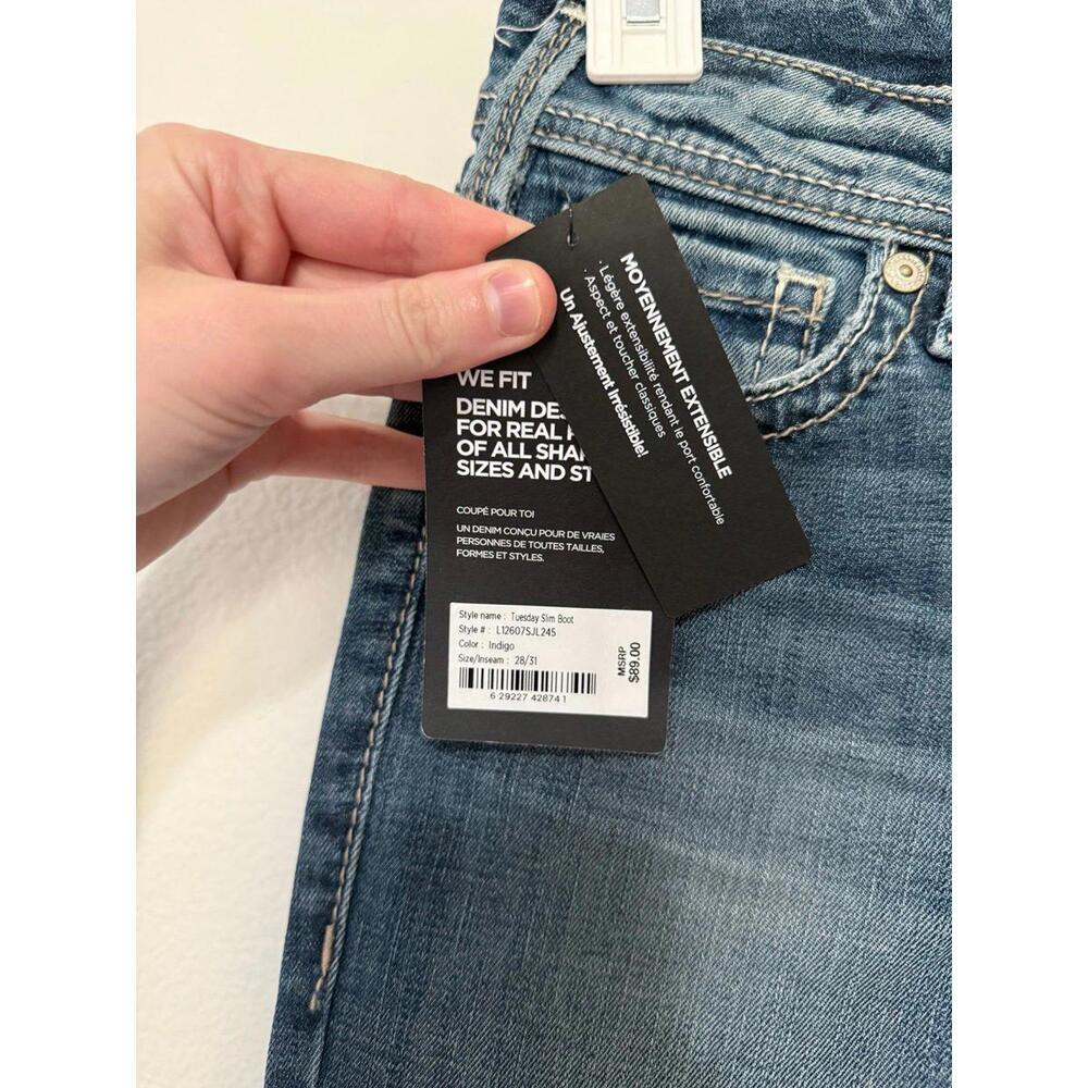 Silver low rise bootcut jeans size 28 NWT
$89 retail - Picture 3 of 3